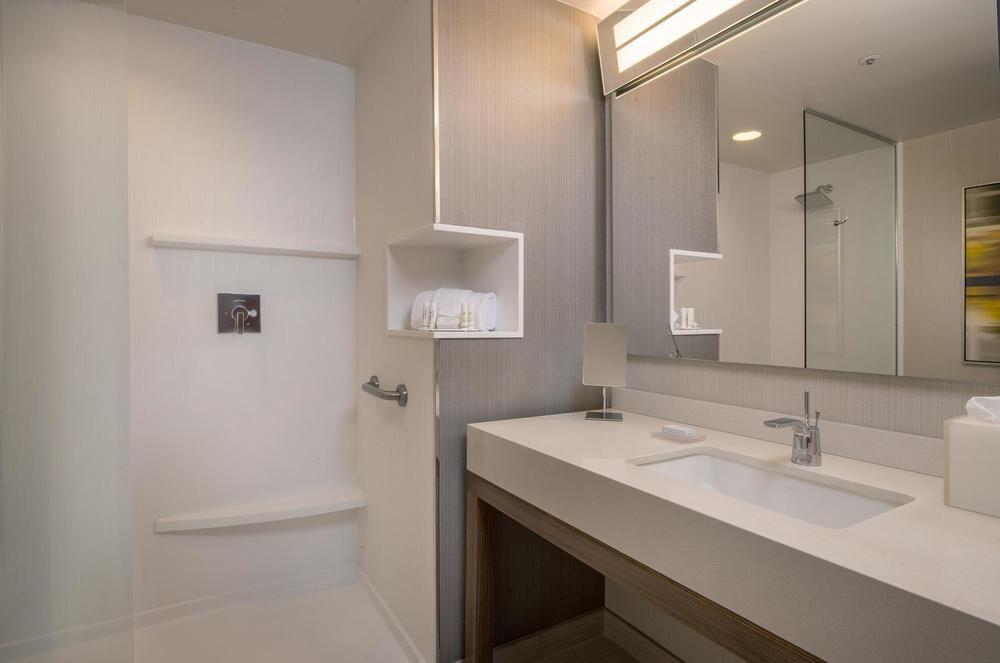 Courtyard By Marriott Winnipeg Airport Exteriör bild
