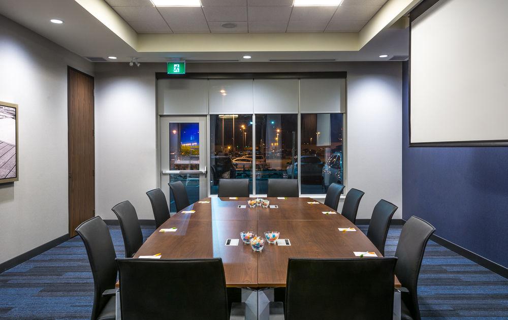 Courtyard By Marriott Winnipeg Airport Exteriör bild