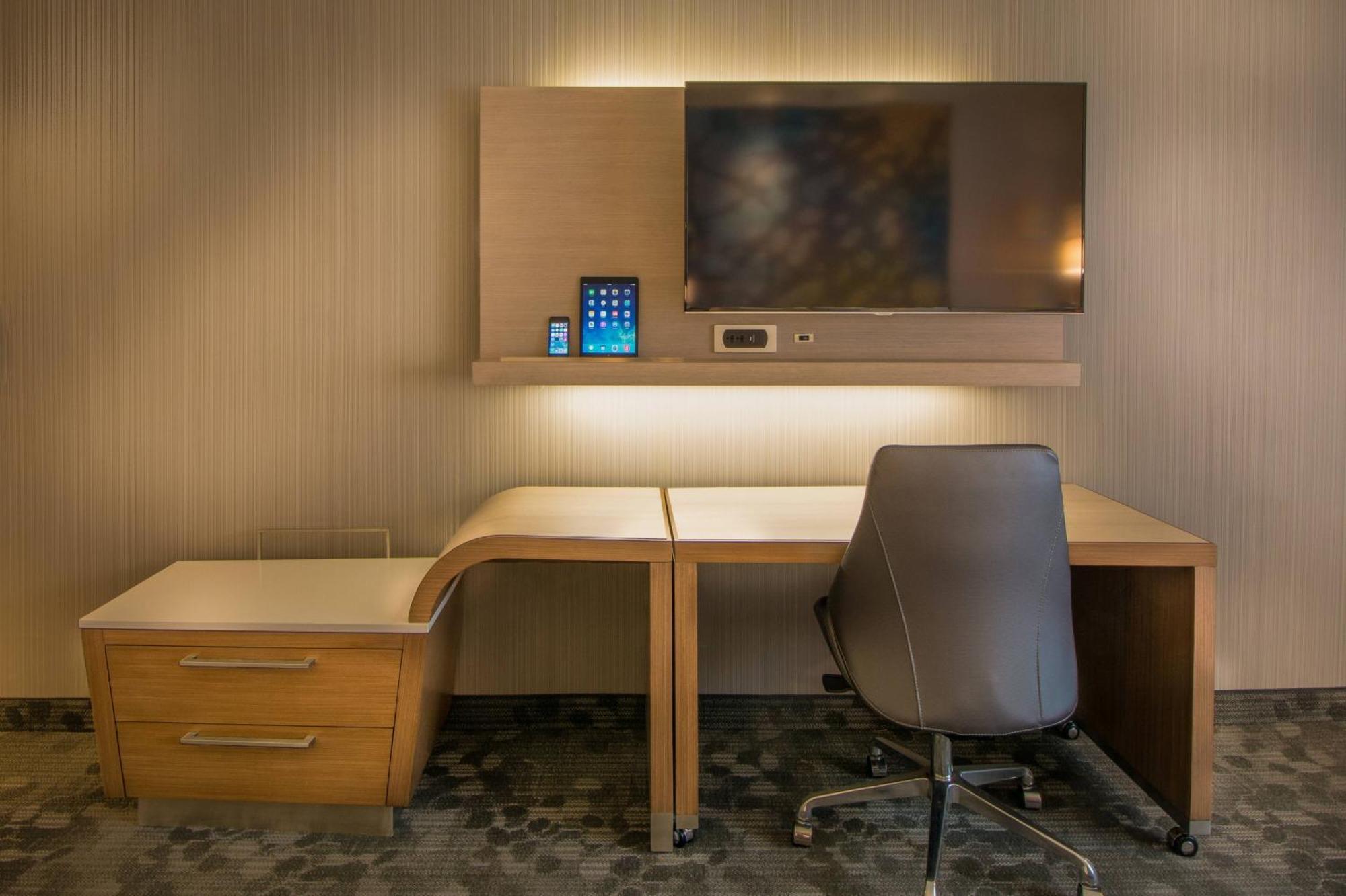 Courtyard By Marriott Winnipeg Airport Exteriör bild