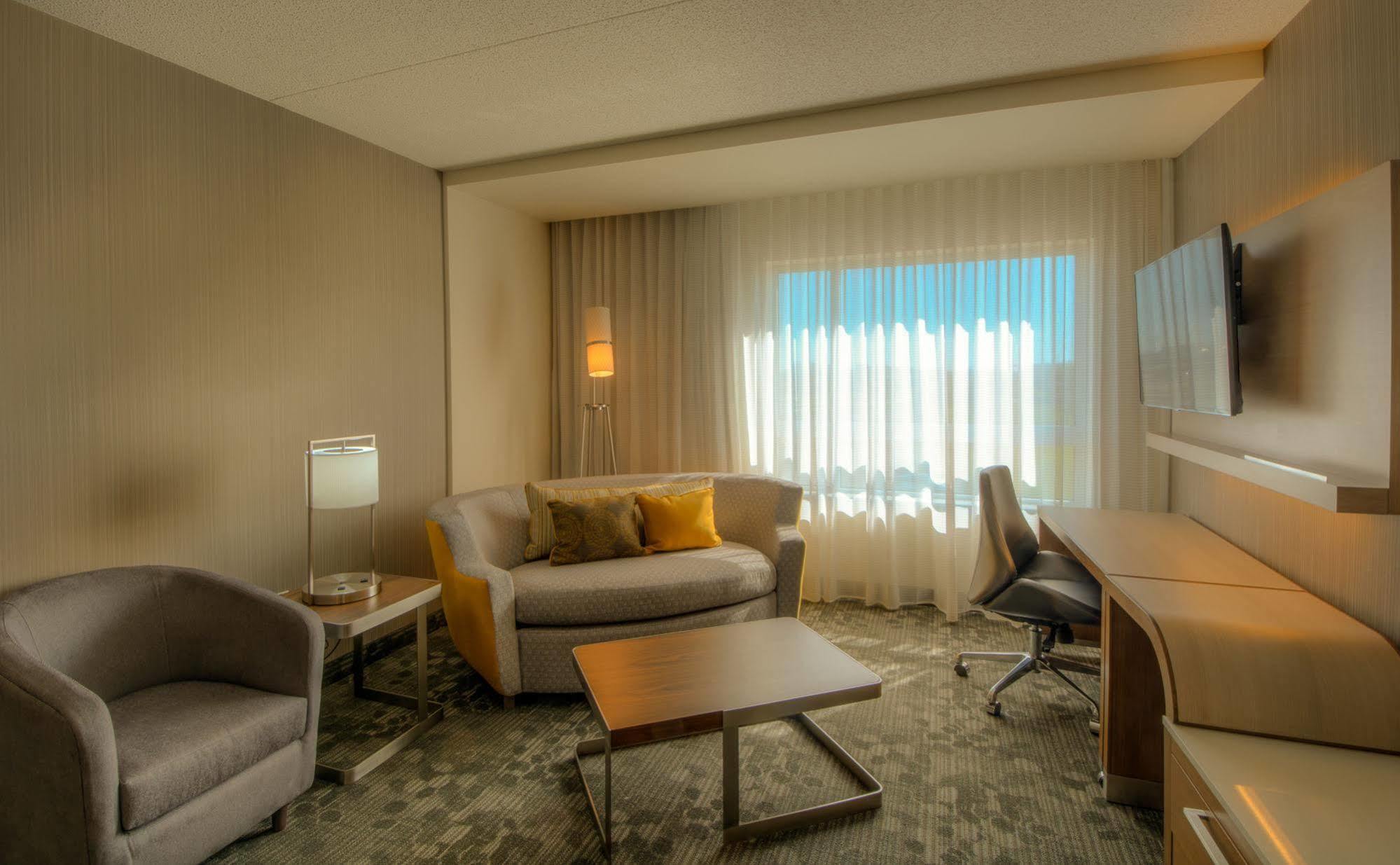 Courtyard By Marriott Winnipeg Airport Exteriör bild